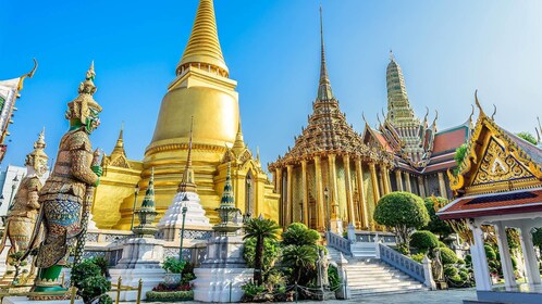 Private Morning Tour to Grand Palace along Thonburi Klongs
