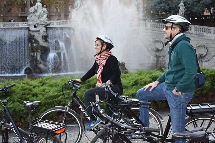 Classic e-bike tour Turin, from the historic center to the hill