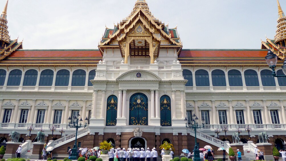 Exterior of the grand palace in bangkok