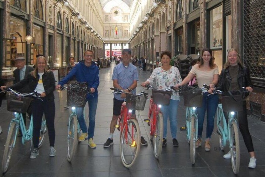 Lively Brussels Highlights Bike tour DUTCH