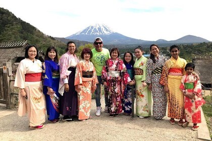 Tour to Mt.Fuji and surroundings, the region of the 5 lakes