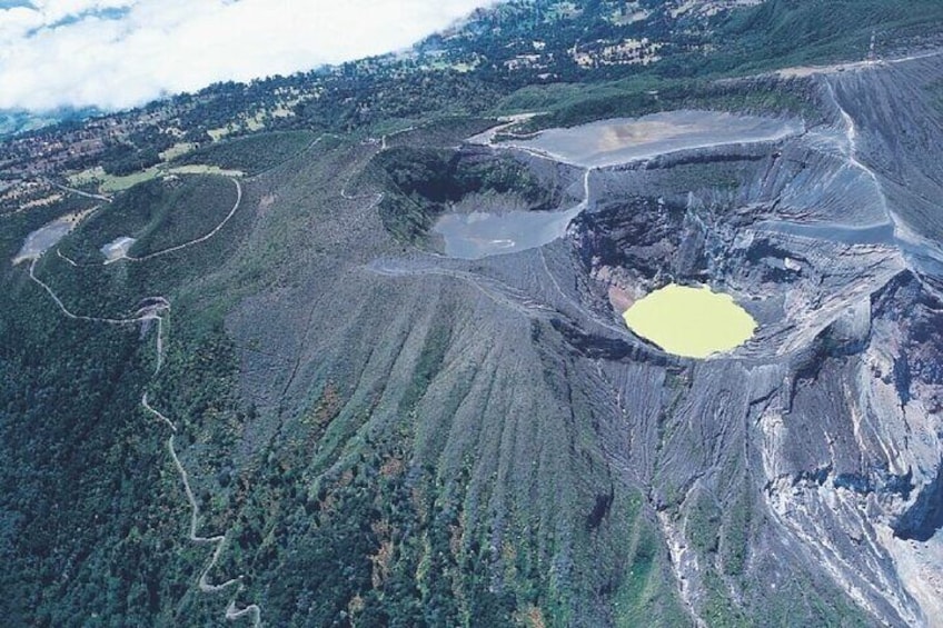 Irazú Volcano and Mineral Hot Springs at Hacienda Orosi