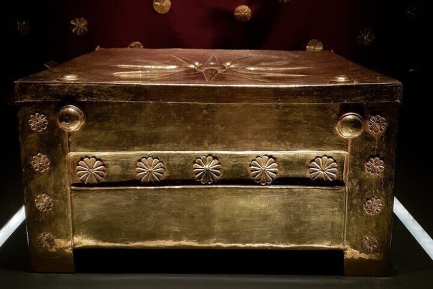 Private Tour from Hotels in Kalithea to Royal Tombs and King Philippos Museum
