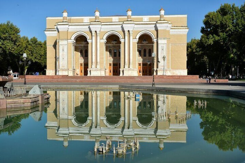 Alisher Navoi Theater, Tashkent