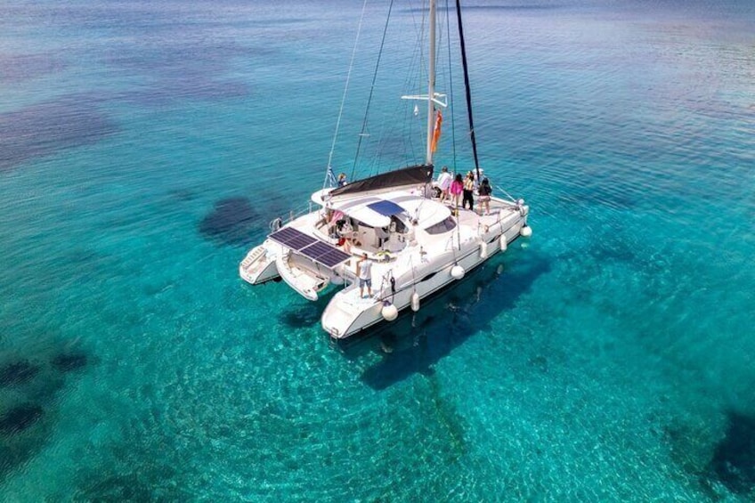 Sithonia: Catamaran Day Cruise – Explore Hidden Gems!