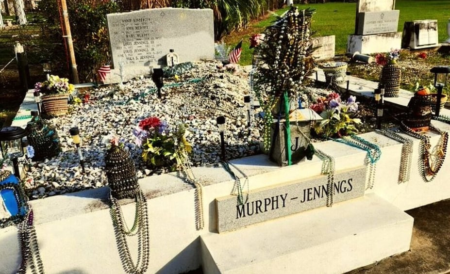 New Orleans Cemetery Insiders Tour- See Our Cemeteries