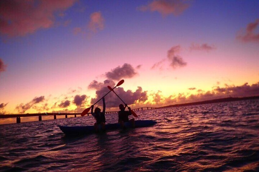 [Okinawa Miyako] [Early morning] Refreshing and exciting! Sunrise SUP/Canoe