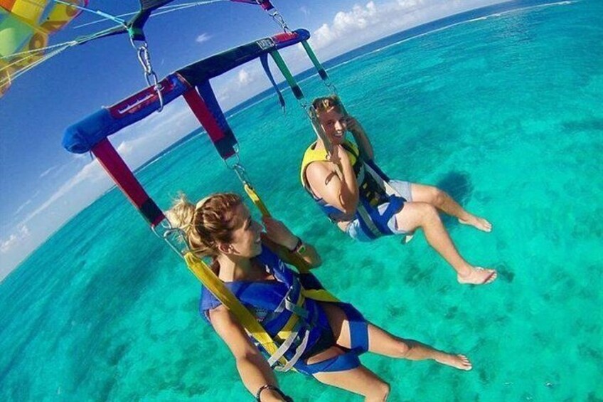 Private 1-Hour Parasailing Adventure in Grace Bay