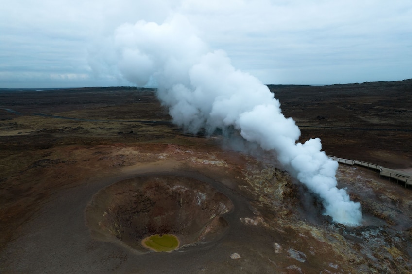 Erupting Volcano Hike and Reykjanes Tour from Reykjavik