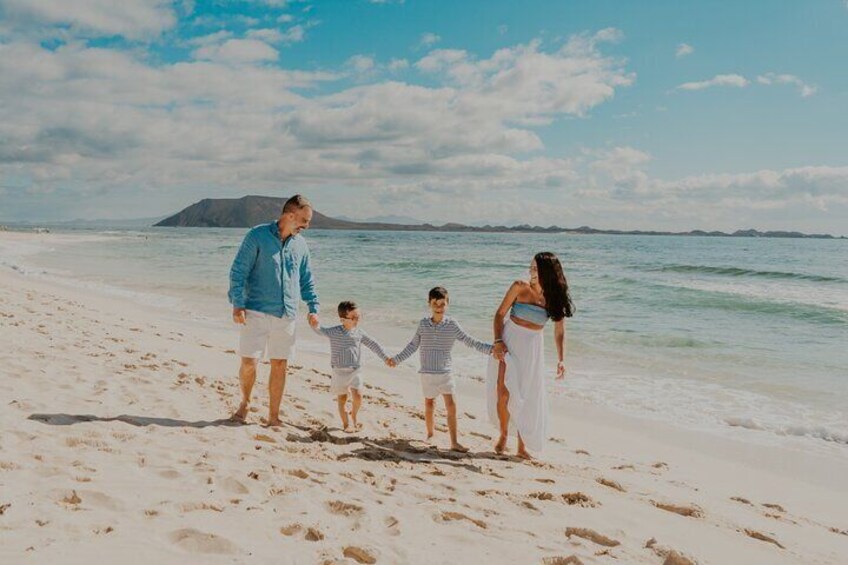 Fun and spontaneous family photoshoot - Corralejo Fuerteventura
