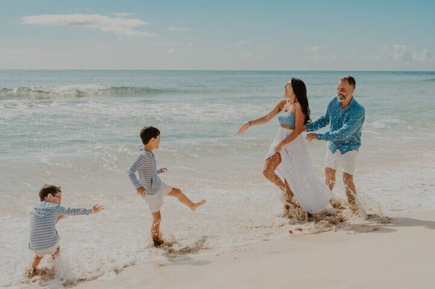 Fun and spontaneous family photoshoot - Corralejo Fuerteventura