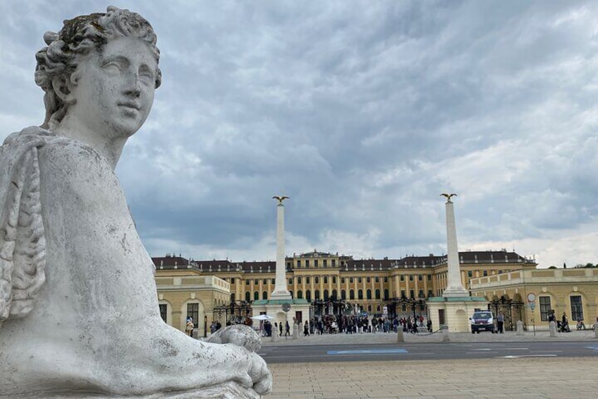 Guided Walking Tour of Schonbrunn Palace in Vienna