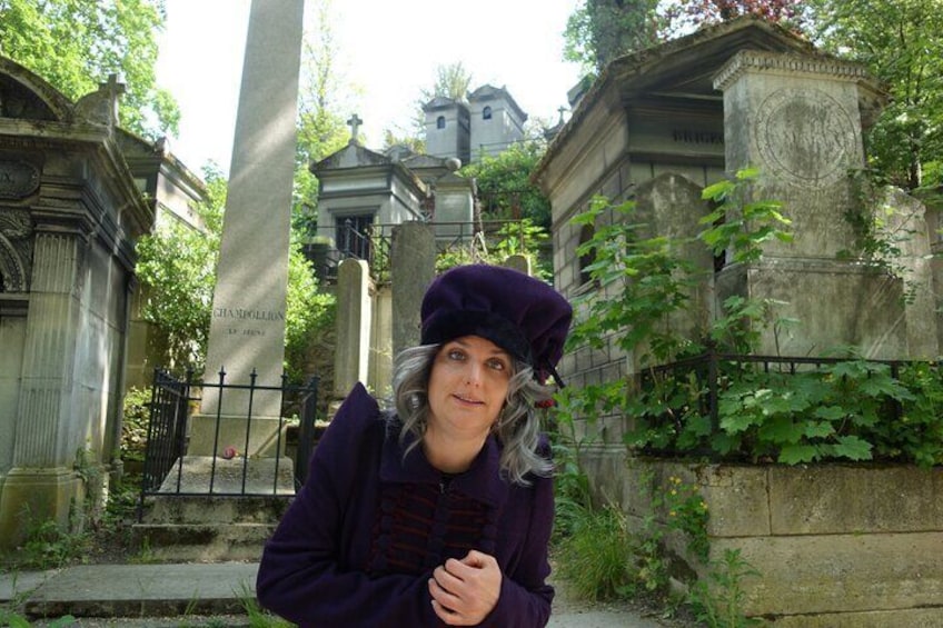 Unusual 2-hour guided tour of the Père Lachaise cemetery
