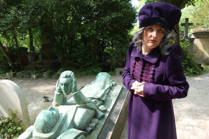 Unusual 2-hour guided tour of the Père Lachaise cemetery