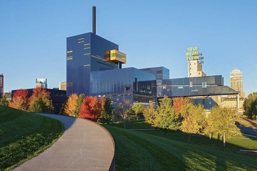 Minneapolis River Walk: A Self-Guided Audio Tour