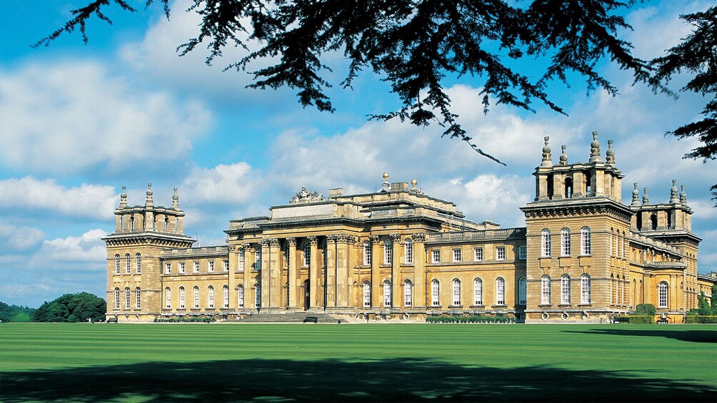 Foto 4 von 9 laden Blenheim Palace in England