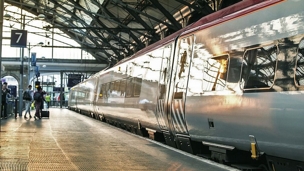 train at station in liverpool