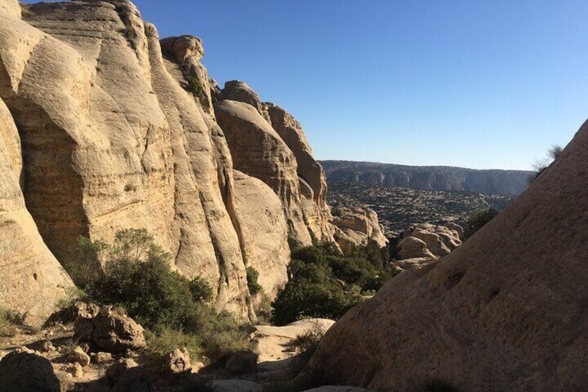 Shaq Al Reesh - Hiking Among Unique Rock Formations