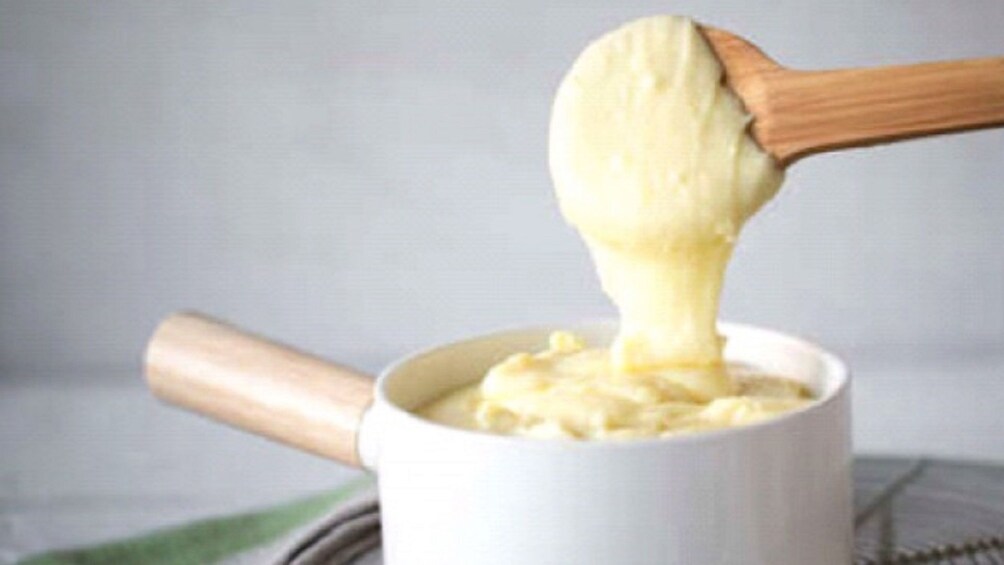 creamy sauce at cooking school