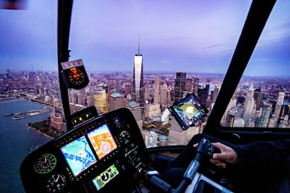 Couple's Private NYC Helicopter Tour from Westchester