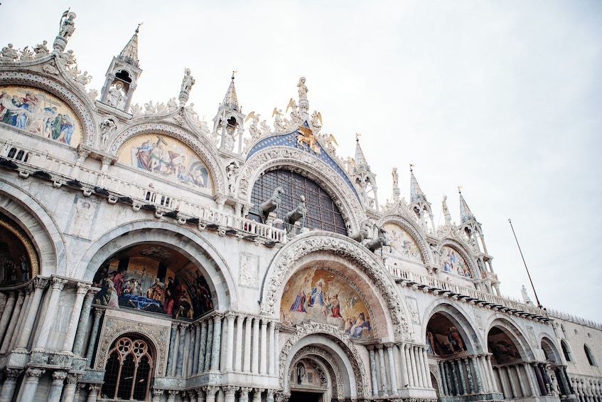 Small-Group City Tour with St. Mark's Basilica & Gondola Ride