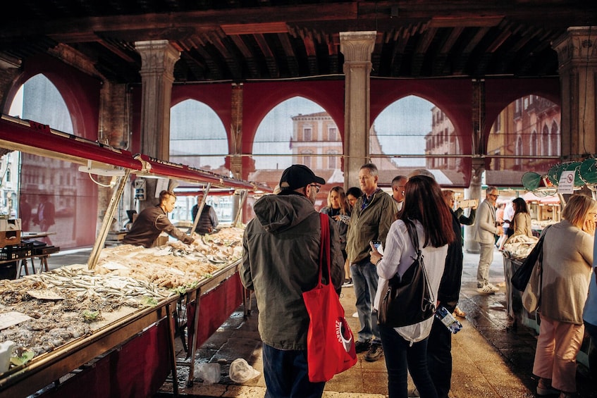 Small-Group City Tour with St. Mark's Basilica & Gondola Ride