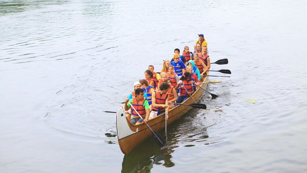 Toronto Islands Canoe Tour with Leisure Time on Centre Island