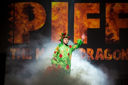 Piff The Magic Dragon 表演