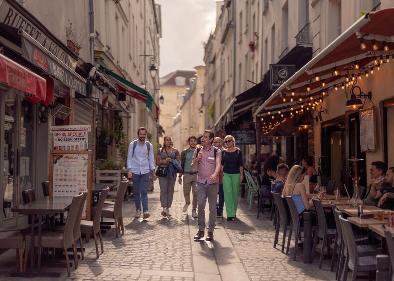 Guided Walking Tour: The Iconic Neighborhoods of Paris