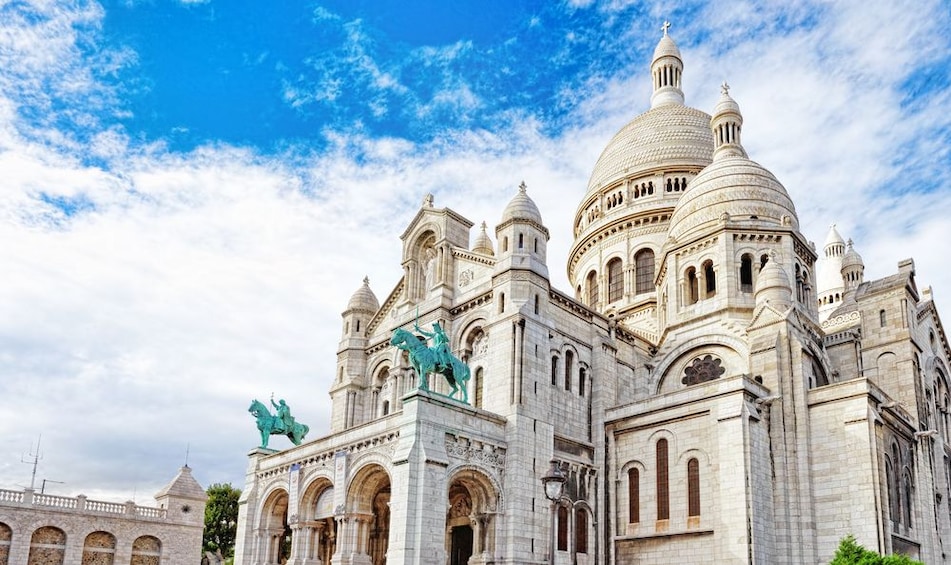 Paris Explorer Full Day tour with train & Hop-On-Hop-Off Bus