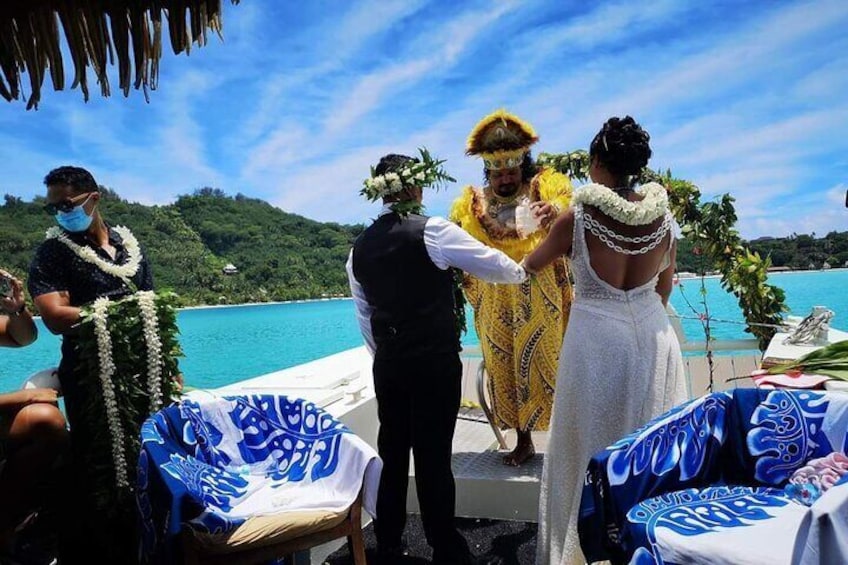Traditional wedding on board with snorkeling and swimming in Bora Bora