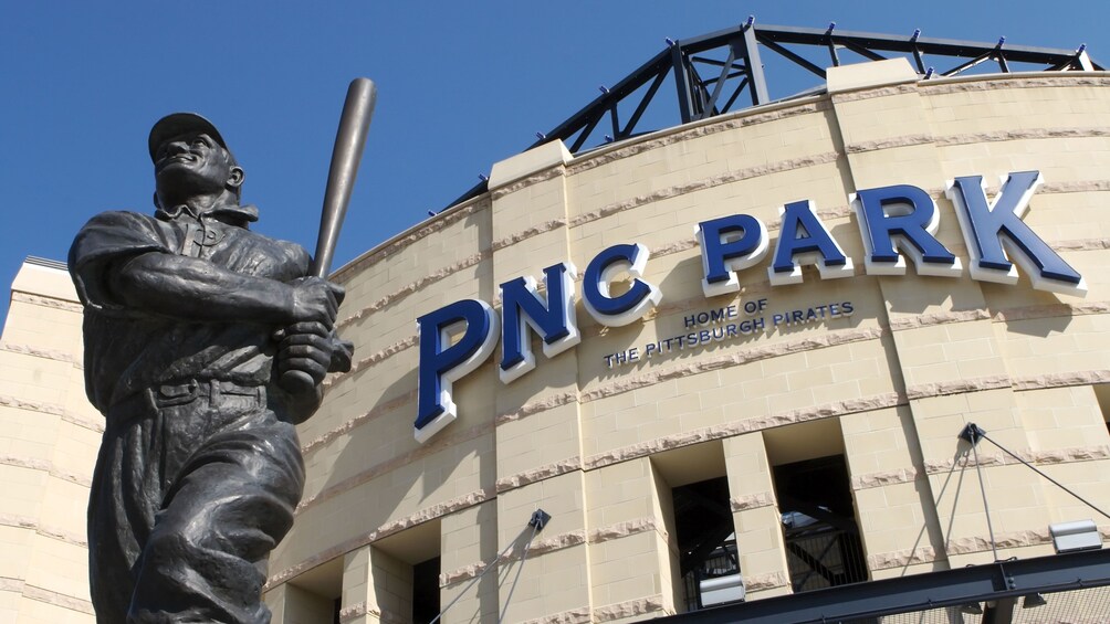 Carregar foto 3 de 8. PNC Park in Pittsburgh