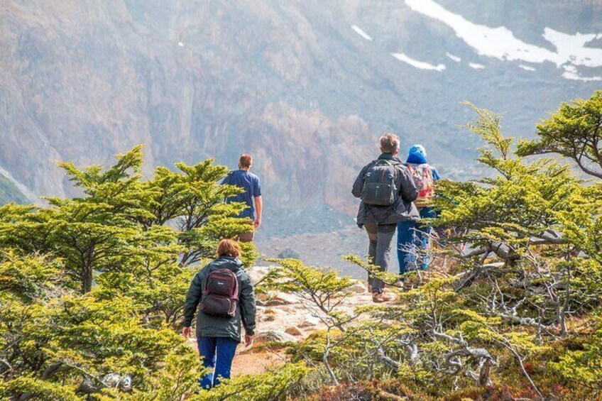 Laguna Esmeralda Hiking Tour with Snack from Ushuaia