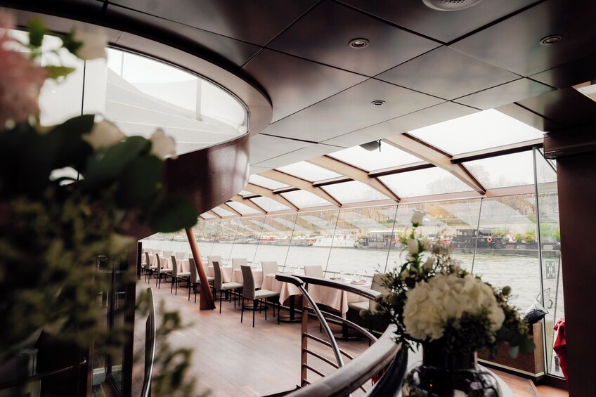 Bateaux Mouches Gourmet Dinner Cruise with Live Music