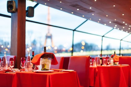 Bateaux Mouches Gourmet Dinner Cruise with Live Music