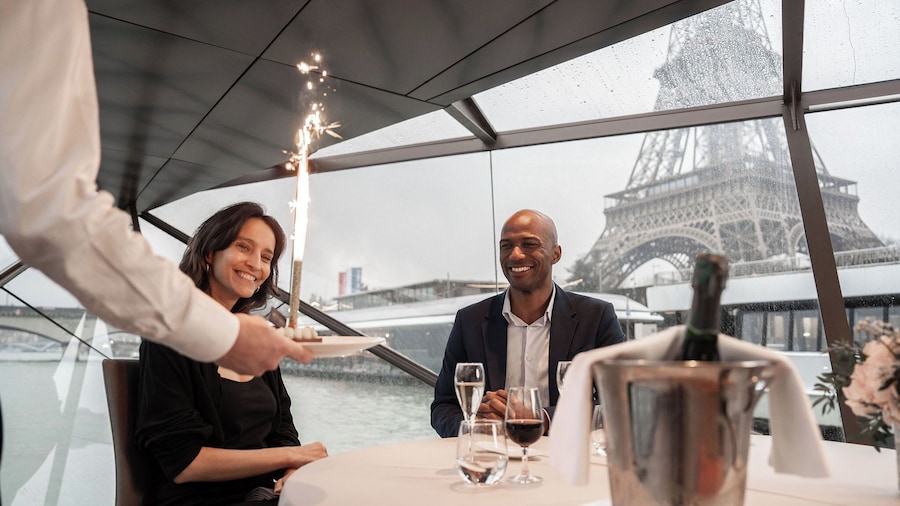 Bateaux Mouches Gourmet Dinner Cruise with Live Music