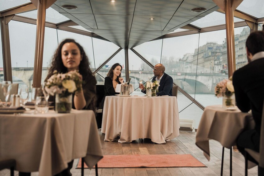 Bateaux Mouches Gourmet Dinner Cruise with Live Music