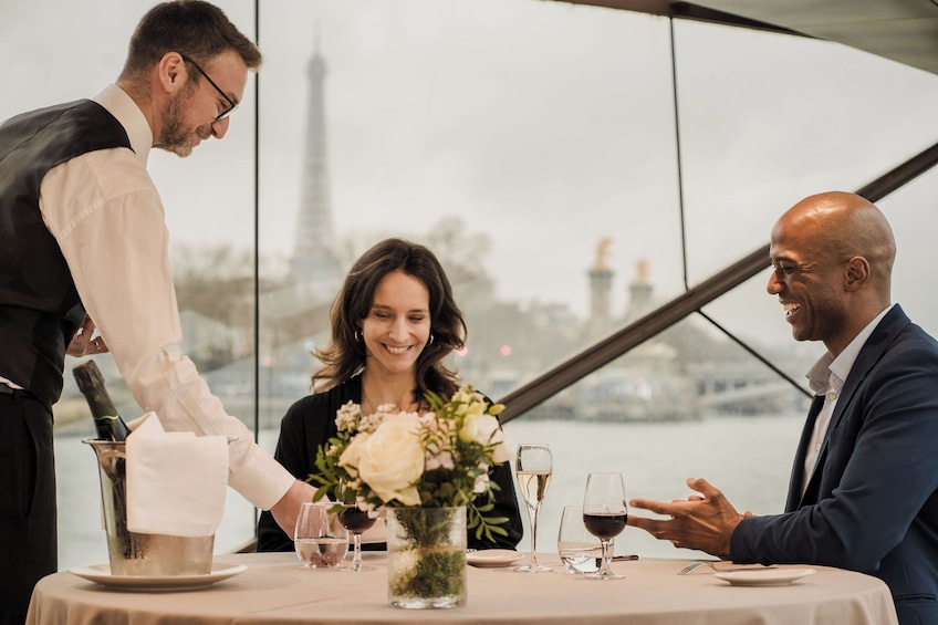 Bateaux Mouches Gourmet Dinner Cruise with Live Music