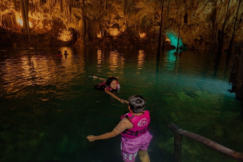 Chichén Itzá, Cenote Xunáan & Valladolid with Traditional Lunch Buffet