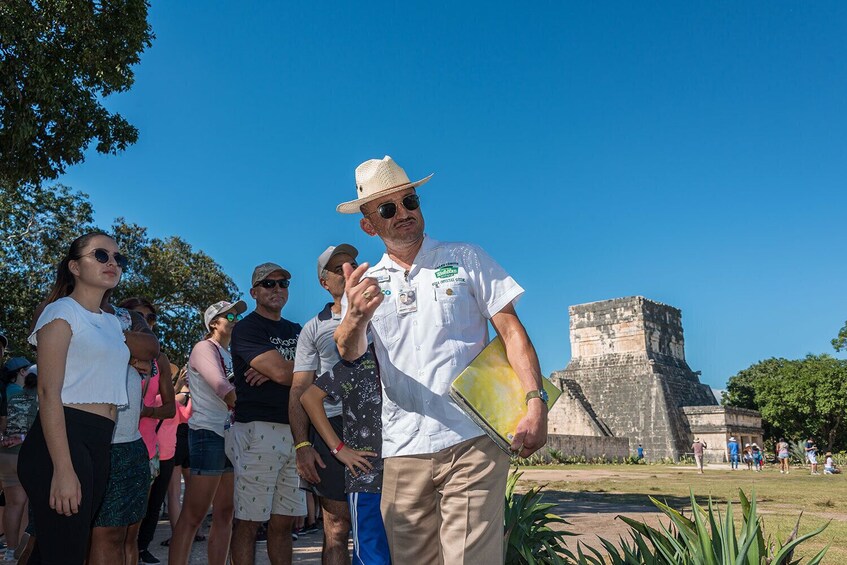 Chichén Itzá All-Inclusive with Cenote Hubiku and Valladolid