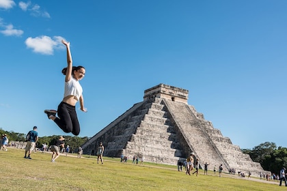 Chichén Itzá, Cenote Hubiku y Valladolid con Comida Tradicional Buffet