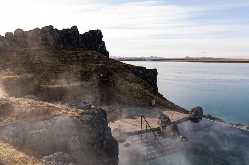 Sky Lagoon Thermal Spa Experience with Private Transfer from Reykjavík