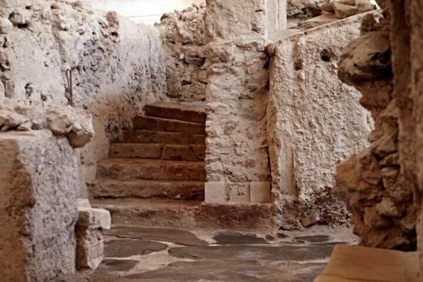 Guided Tour to the Akrotiri Archaeological Site in Santorini