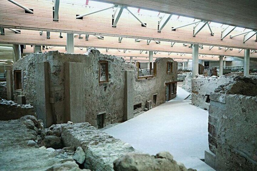 Guided Tour to the Akrotiri Archaeological Site in Santorini