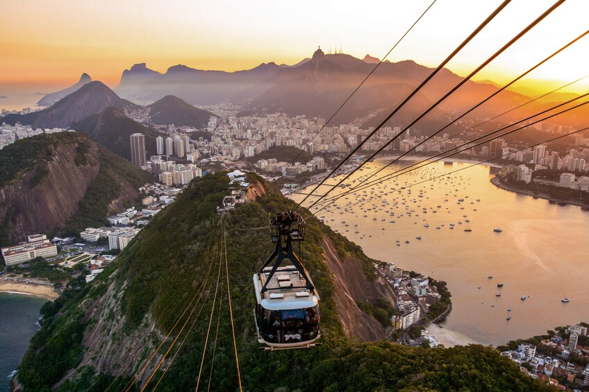 Sugarloaf Mountain & Santa Teresa Private Tour & Photo Shoot