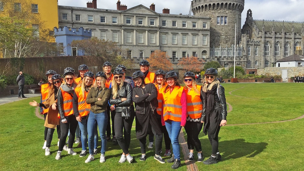 Group visiting the Dublin castle 