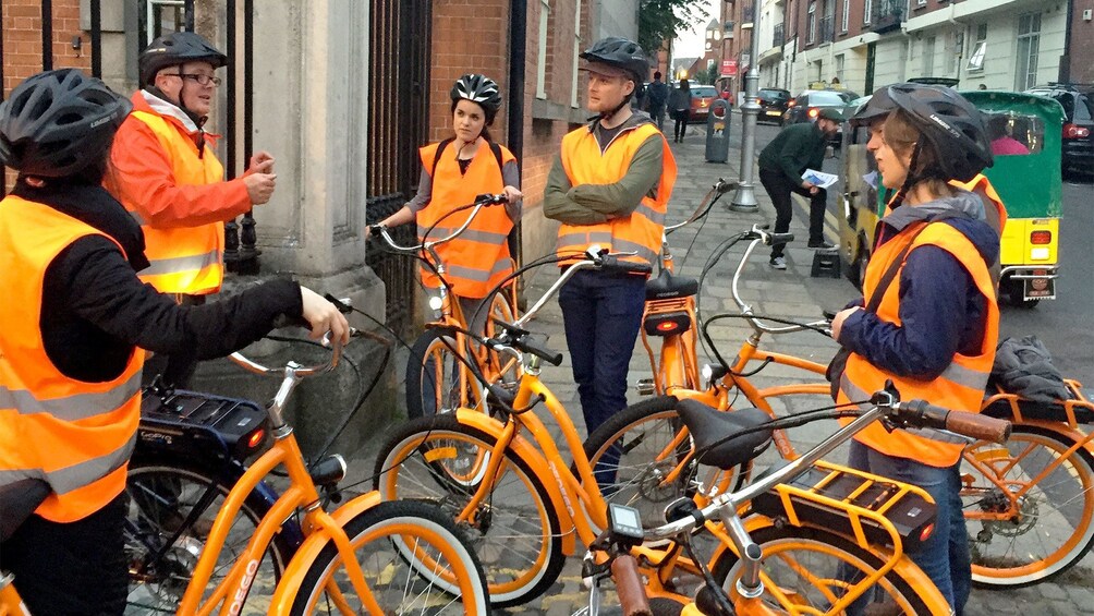 Group on the Dublin City Bike Tour