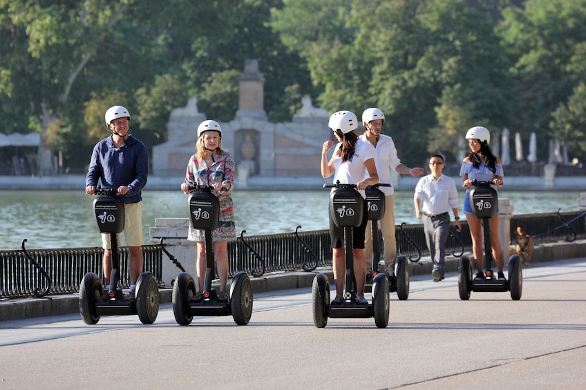 Small-Group Segway Tour: Old City Center, Retiro Park & Downtown