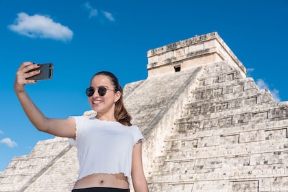 Chichén Itzá Premier Tour with Hubiku Cenote, Valladolid and Lunch 
