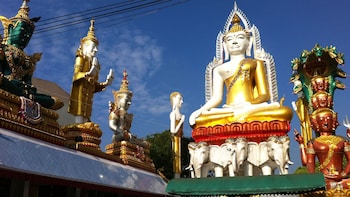 Chao Phraya, Grand Palace & Reclining Buddha Tour (Full Day)